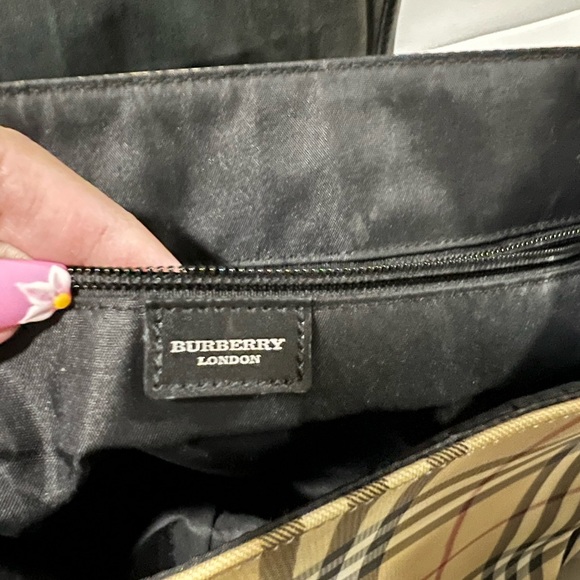 Burberry Bag - Picture 5 of 7